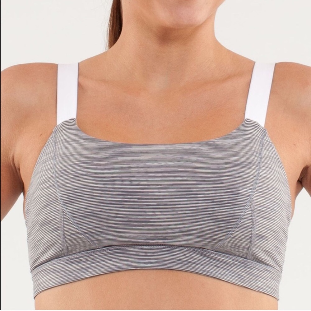Lululemon sports bra